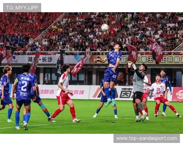 湘超足球联赛精彩对决回顾，激烈角逐再掀赛场热潮